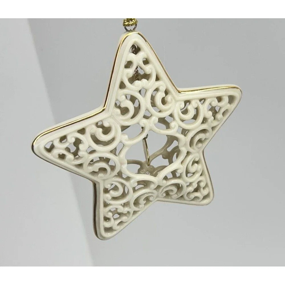 Lenox 2007 Annual Star of Lace Ornament